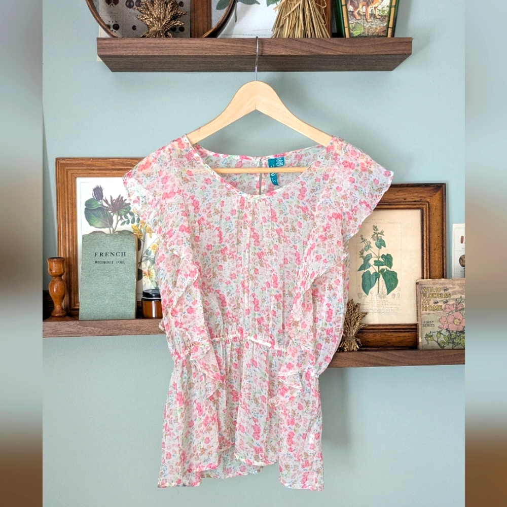 Pretty Foral Sheer Pink & White Ruched Top